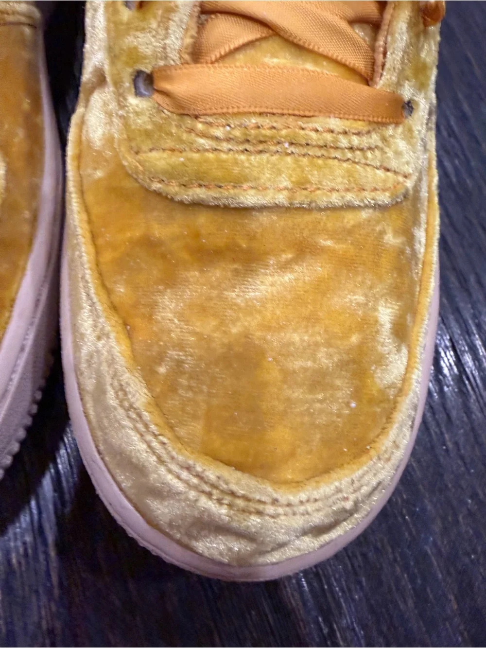 Nike Air Force 1 Low Velvet Yellow Men's Sneakers Lace Up Rubber Outsole size 7Y
